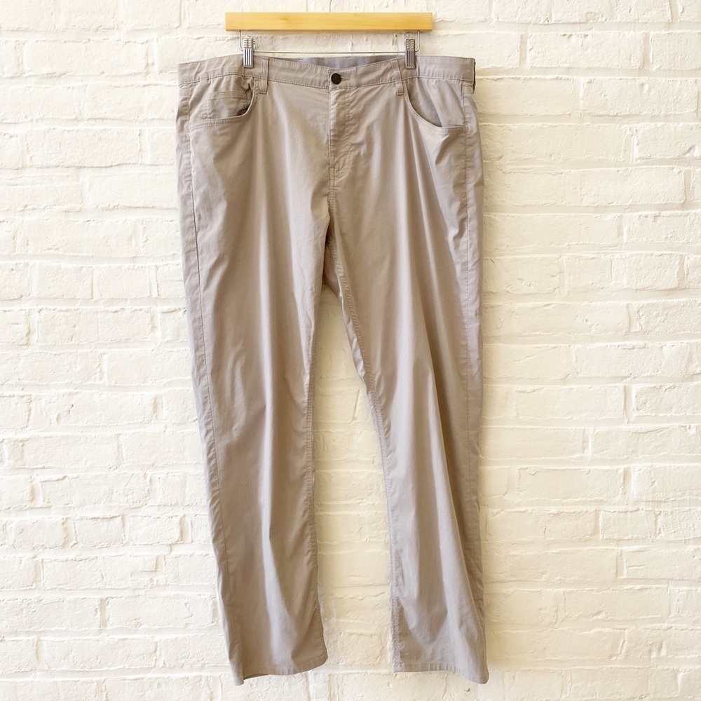 Faherty || Movement 5-Pocket Pant Fossil‎ Grey 40 x 32
